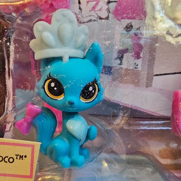 Hasbro Littlest Pet Shop Pet Tales #79 Frilly Von Riches Cat #80 Ritzy New LPS - Picture 2 of 7